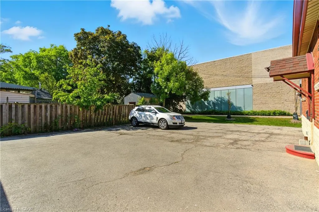 35 King Street W, #Lower