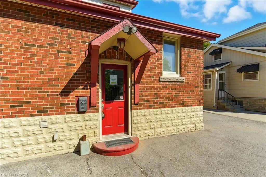 35 King Street W, #Lower