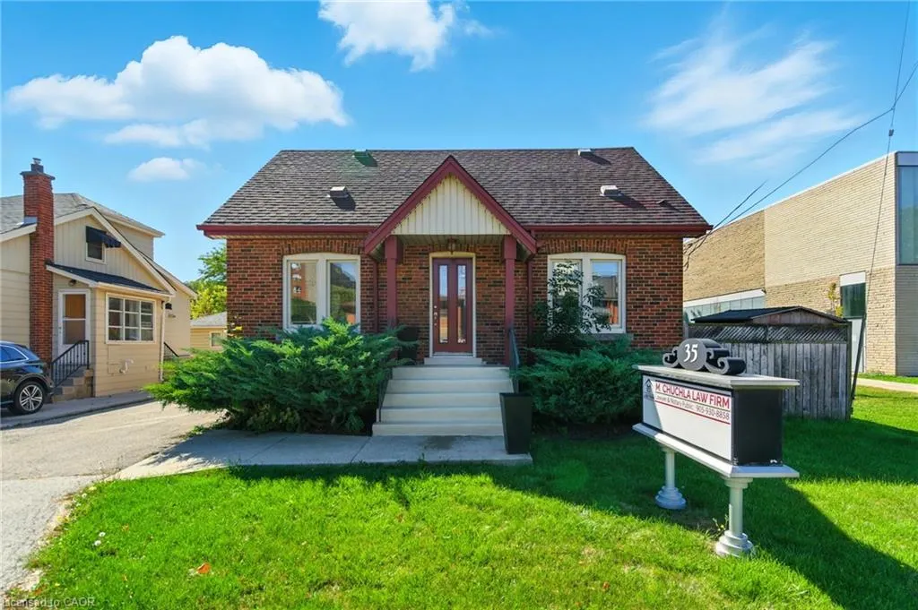 35 King Street W, #Upper