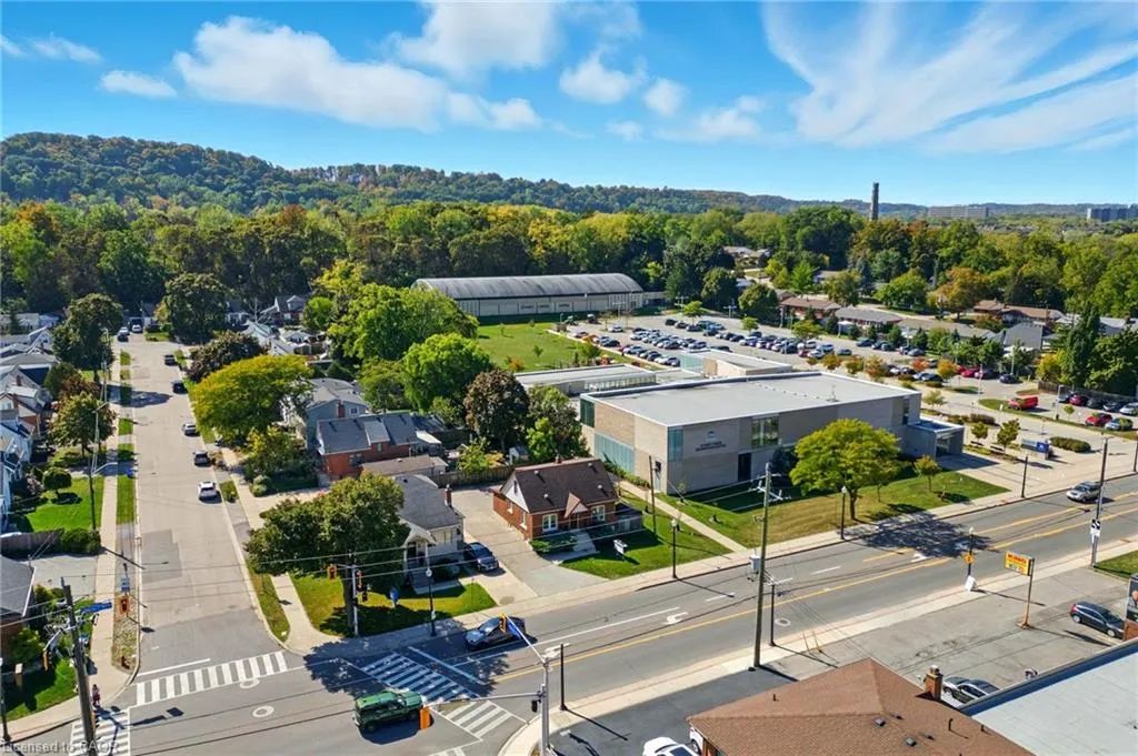 35 King Street W, #Upper