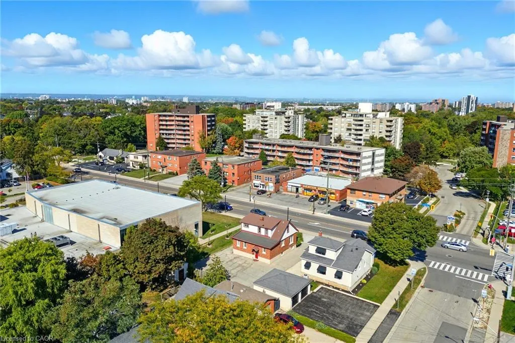 35 King Street W, #Upper