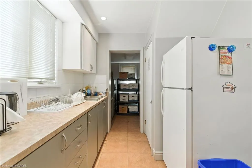 35 King Street W, #Upper