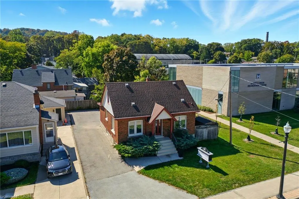 35 King Street W, #Upper
