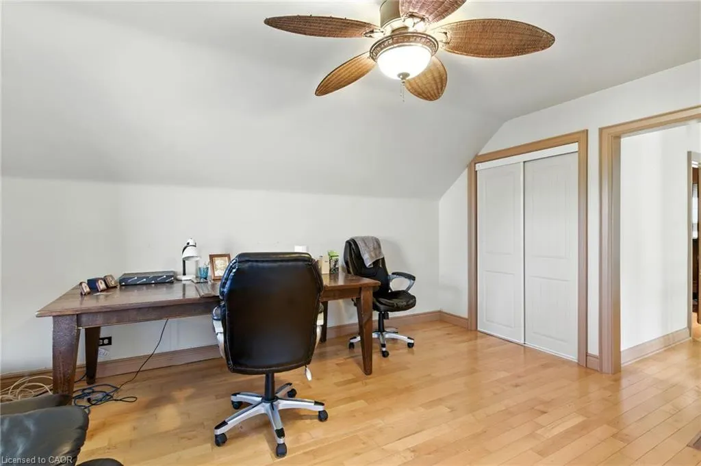 35 King Street W, #Upper