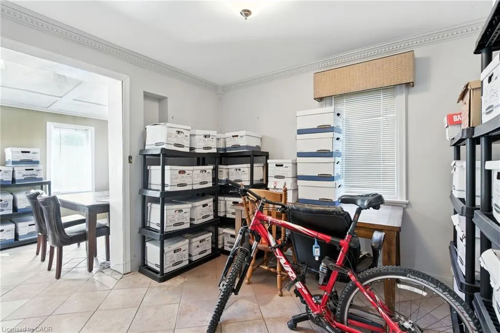 35 King Street W, #Upper