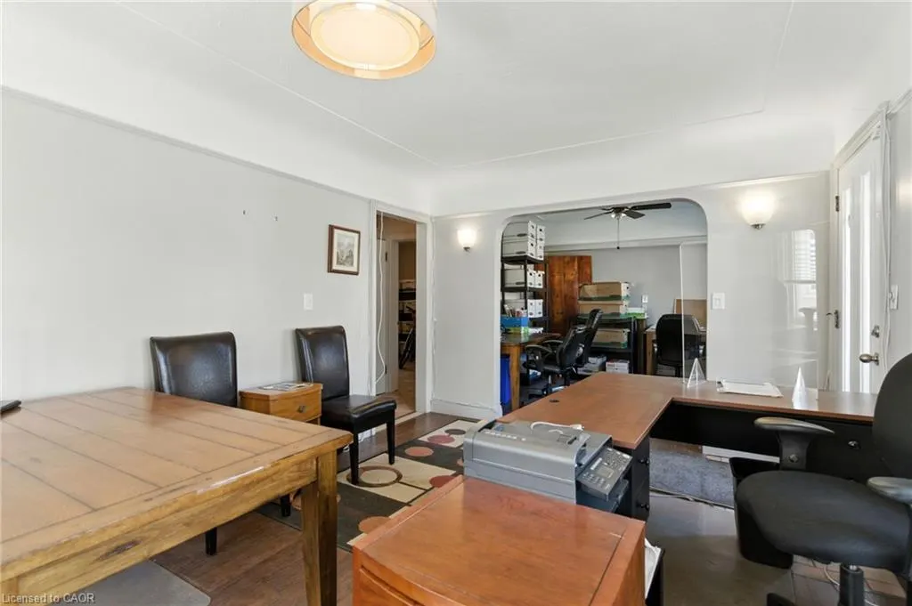 35 King Street W, #Upper