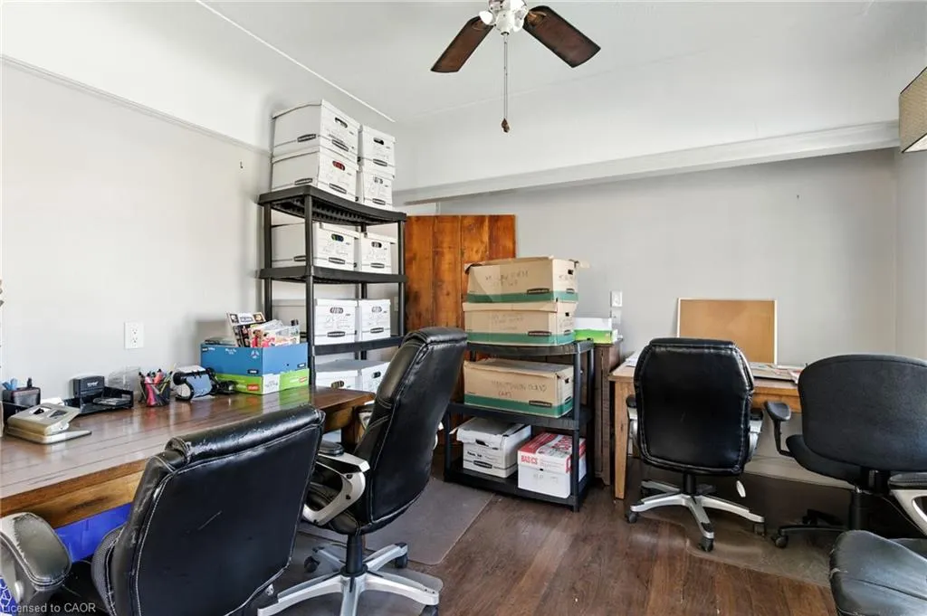 35 King Street W