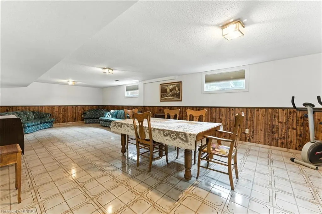 77 Glenwood Drive