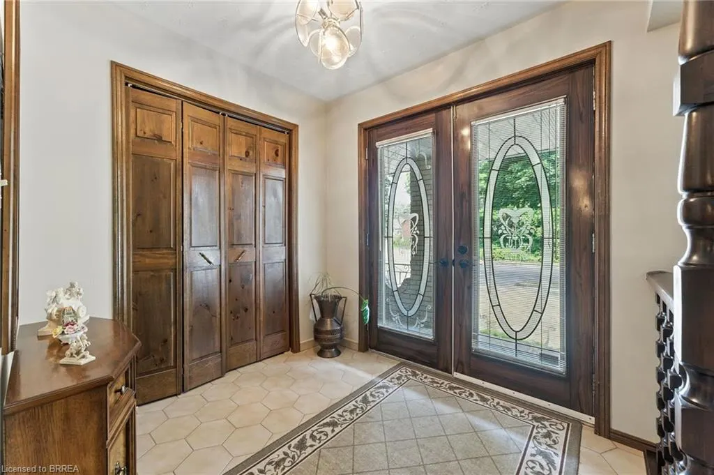 77 Glenwood Drive
