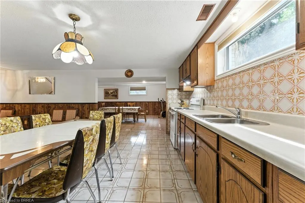 77 Glenwood Drive