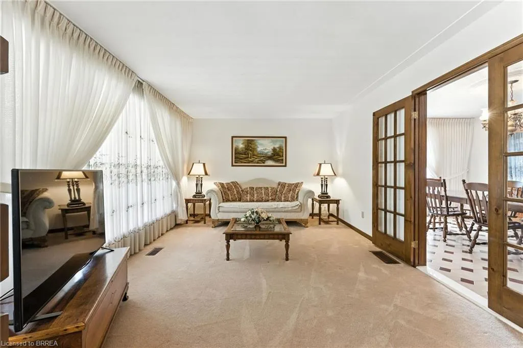 77 Glenwood Drive