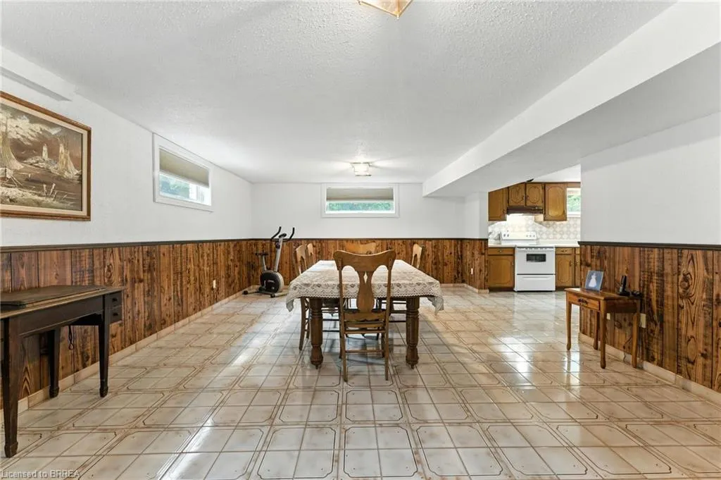 77 Glenwood Drive