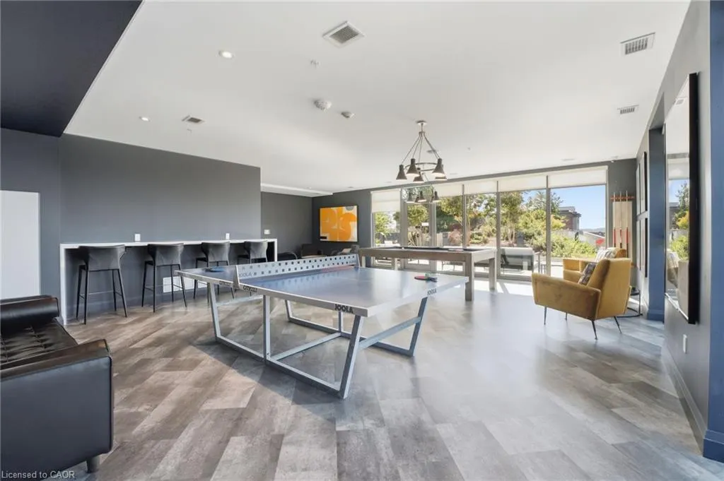 15 Glebe Street, #1410