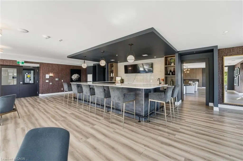 15 Glebe Street, #1410