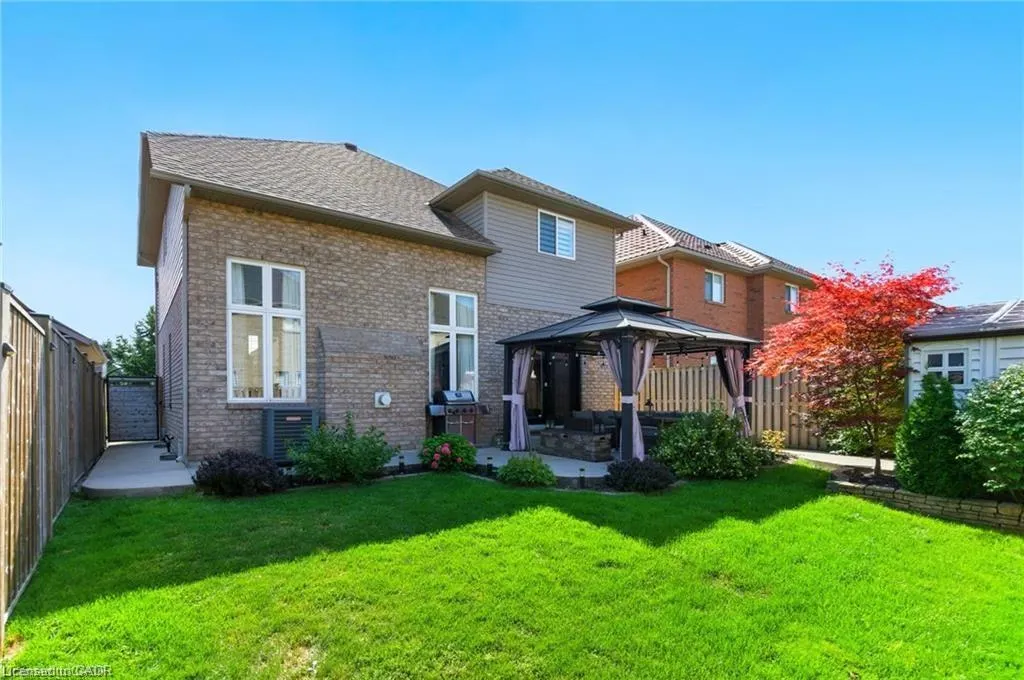 11 Silverspring Crescent