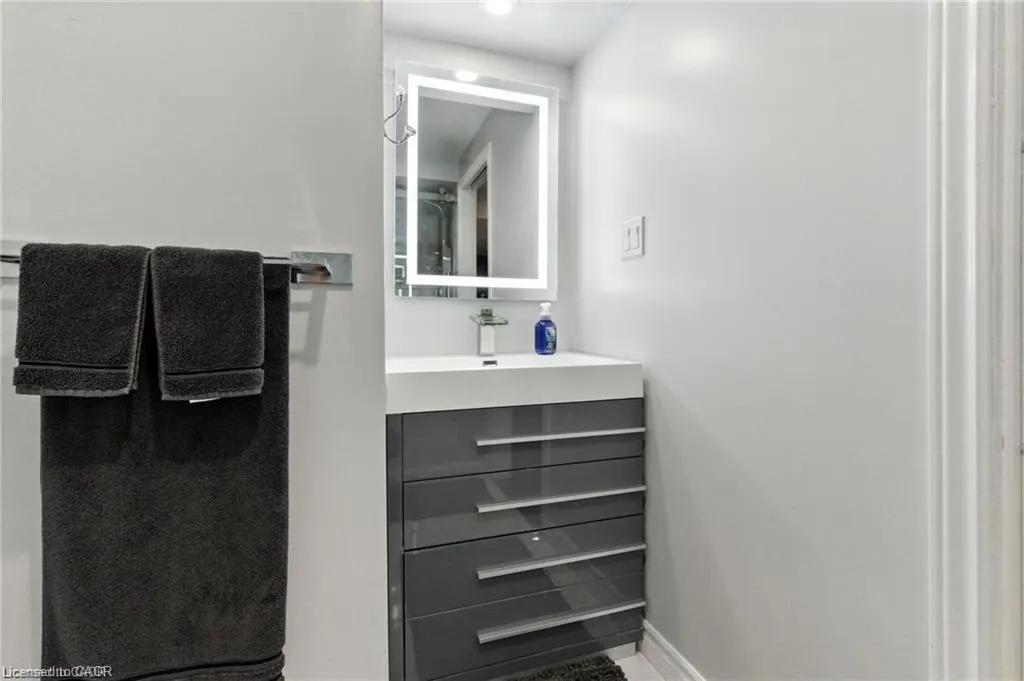 11 Silverspring Crescent