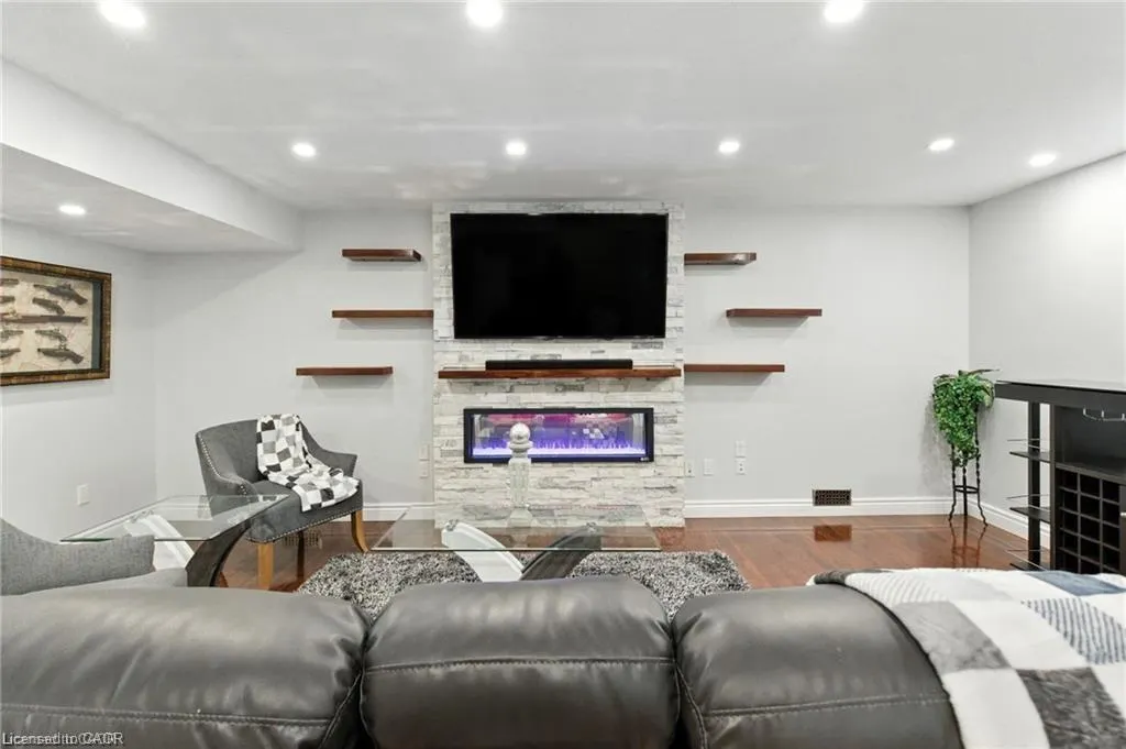 11 Silverspring Crescent