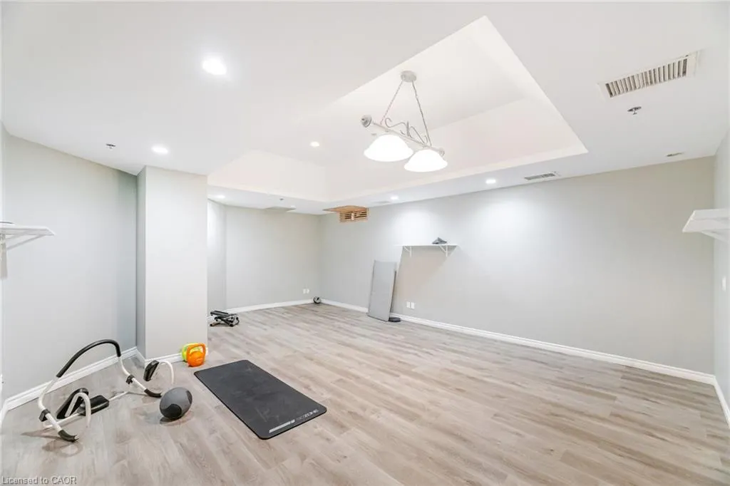 135 James Street S, #1605