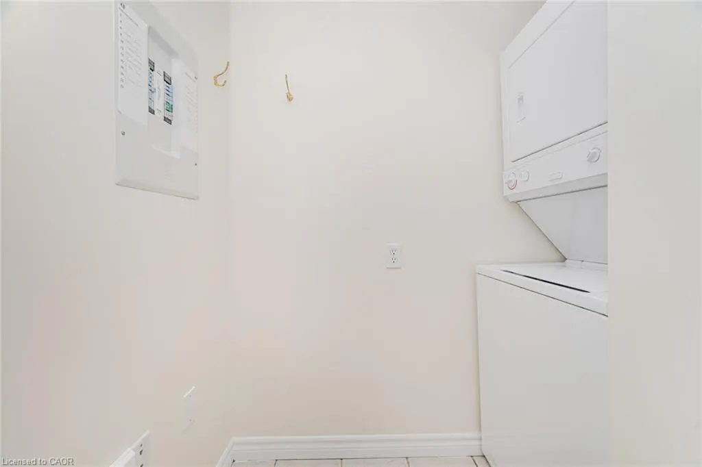 135 James Street S, #1605