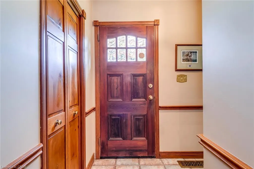 4447 Lakeshore Road
