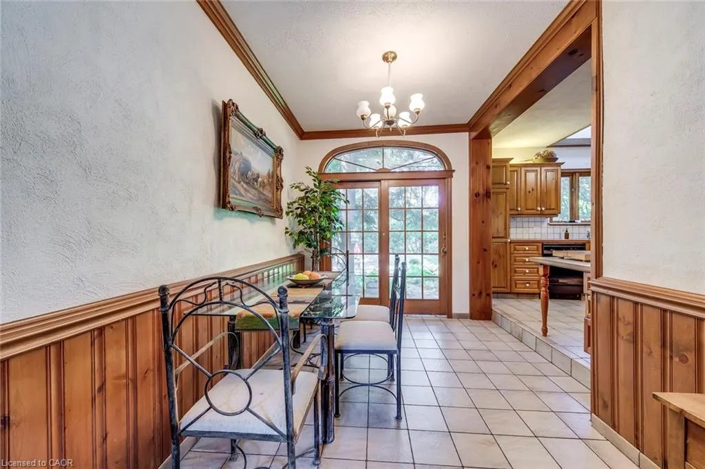 4447 Lakeshore Road