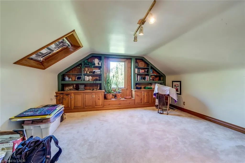 4447 Lakeshore Road