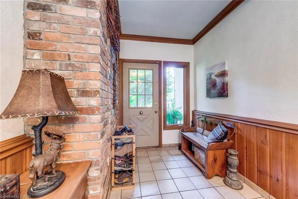4447 Lakeshore Road