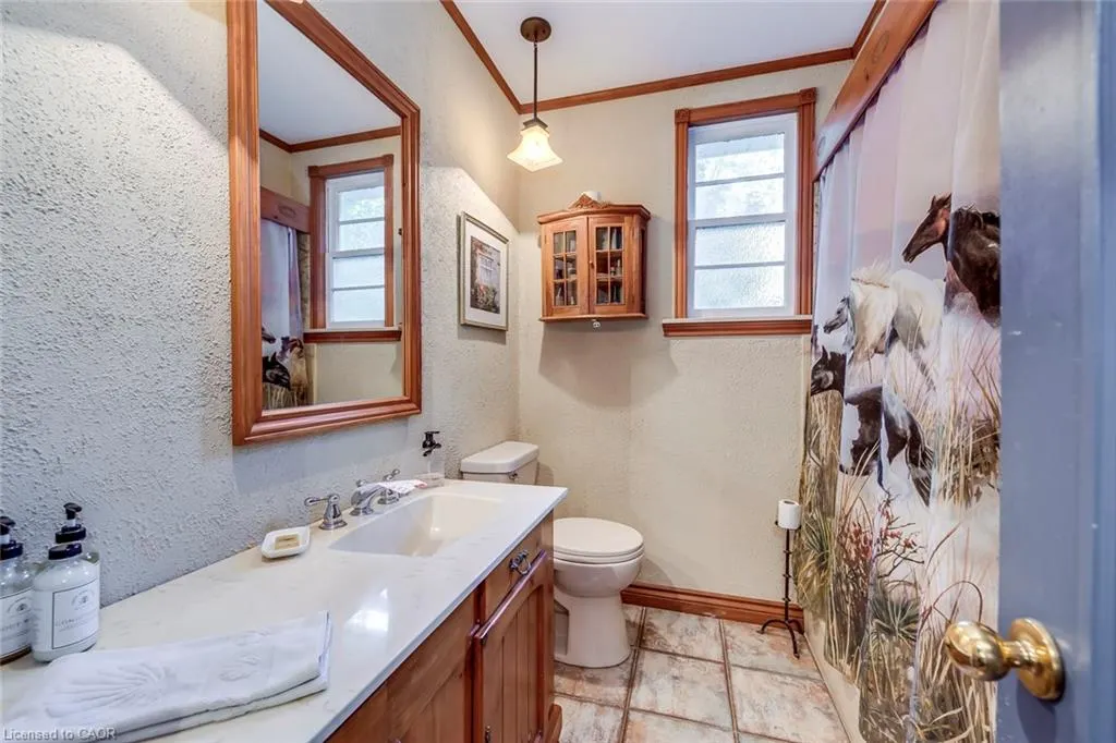 4447 Lakeshore Road