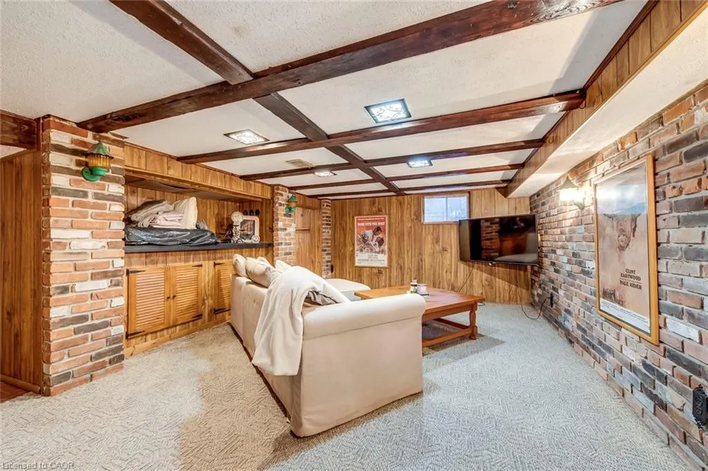 4447 Lakeshore Road