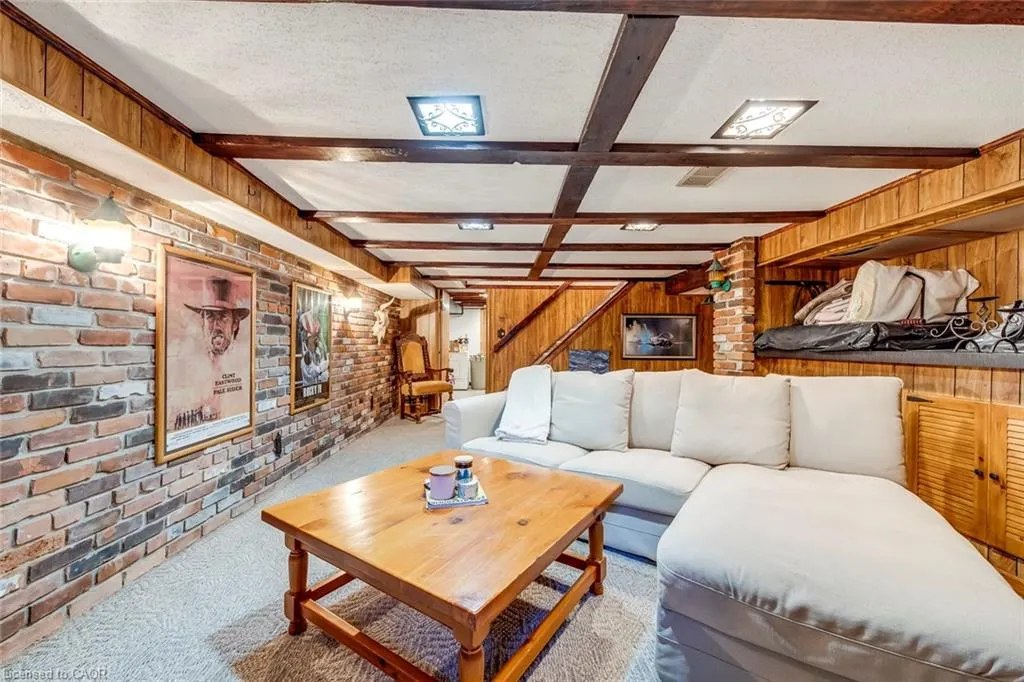 4447 Lakeshore Road