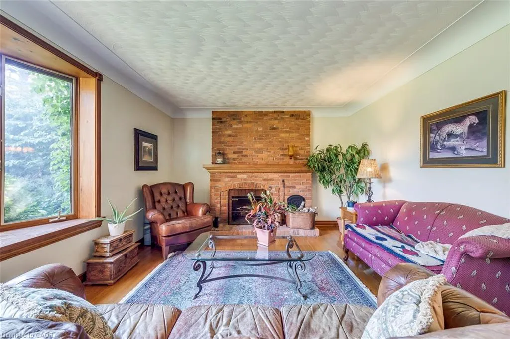 4447 Lakeshore Road