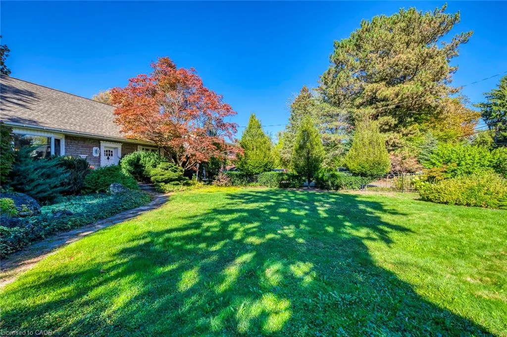 4447 Lakeshore Road