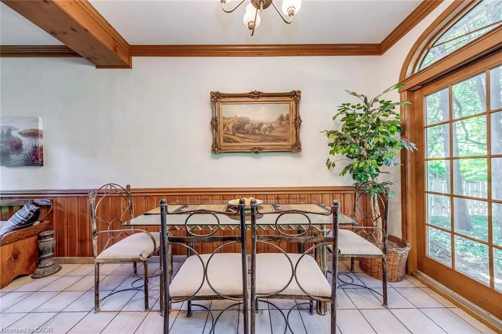 4447 Lakeshore Road