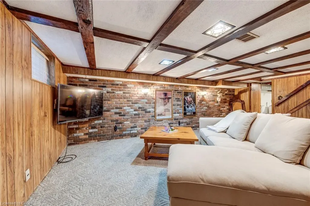 4447 Lakeshore Road
