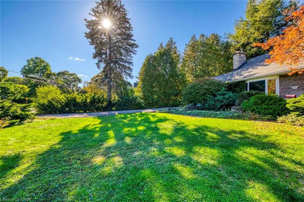 4447 Lakeshore Road