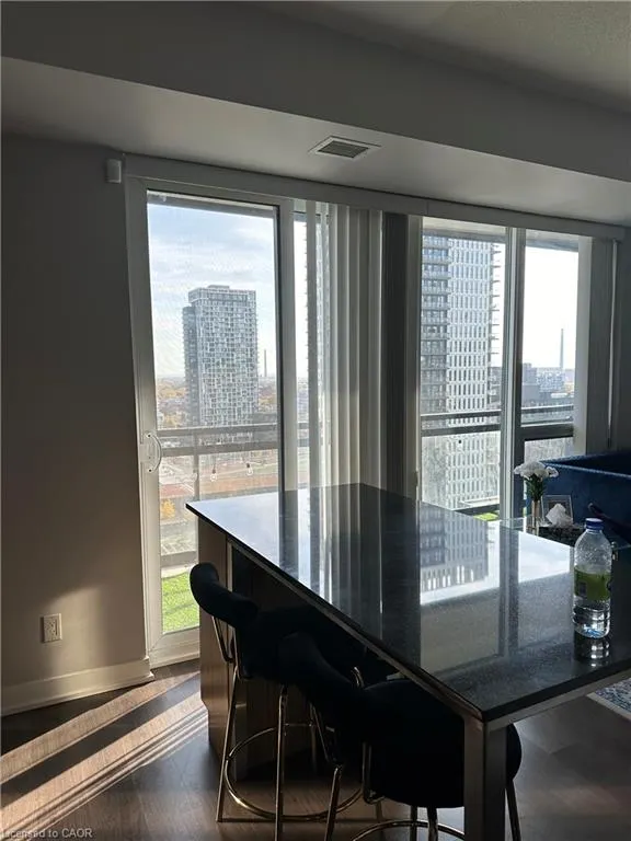 225 Sackville Street, #1512