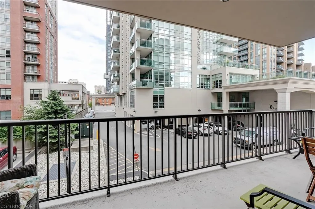399 Elizabeth Street, #210