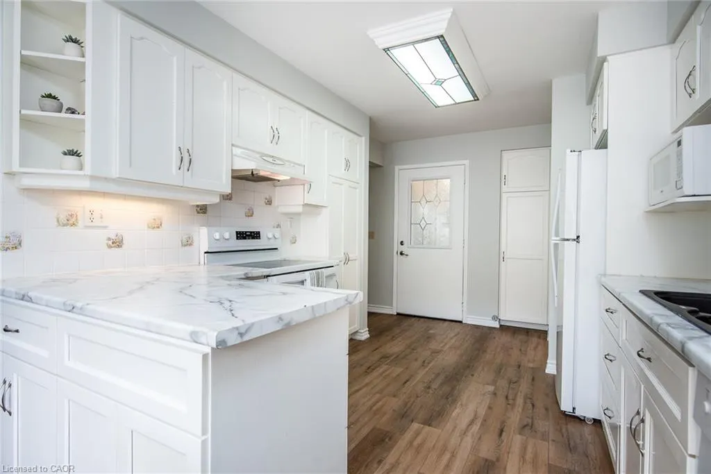 19 Keewatin Avenue