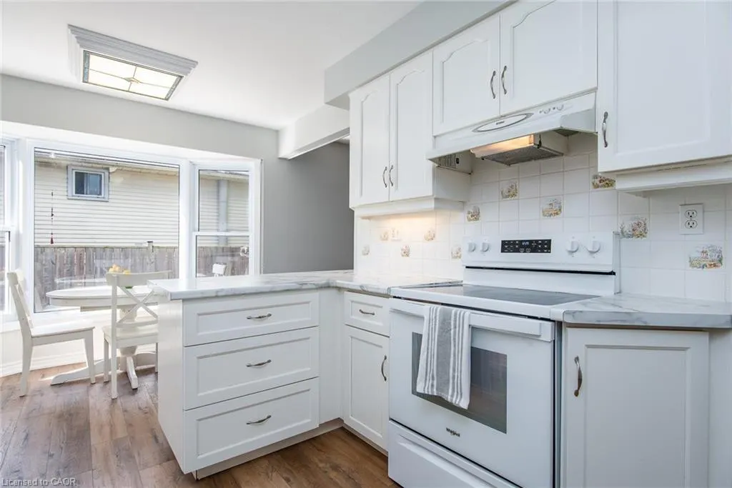 19 Keewatin Avenue