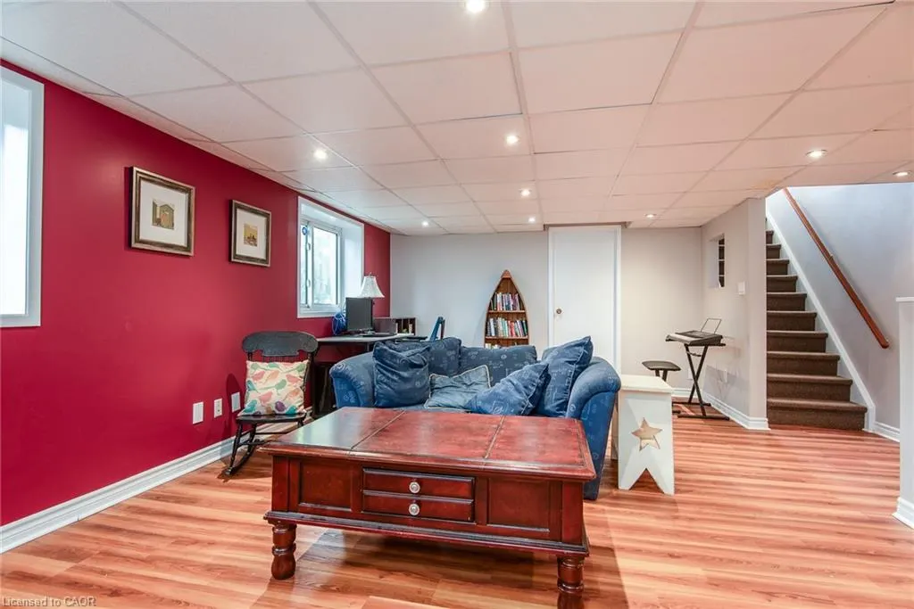 19 Keewatin Avenue