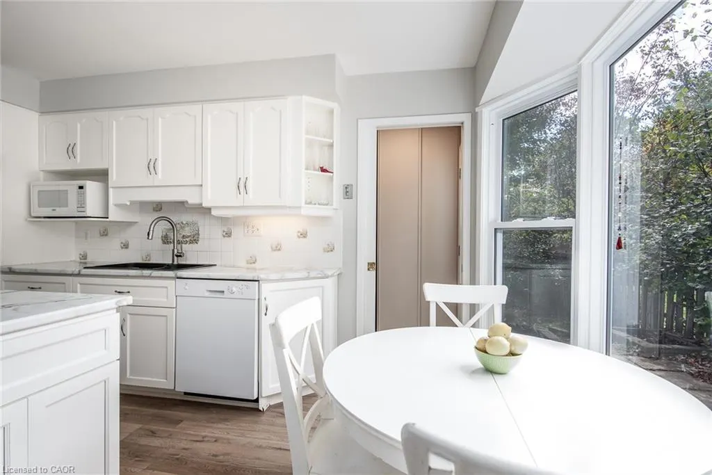 19 Keewatin Avenue