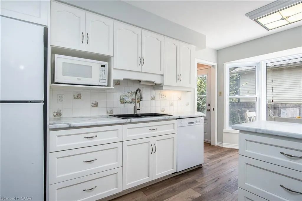 19 Keewatin Avenue