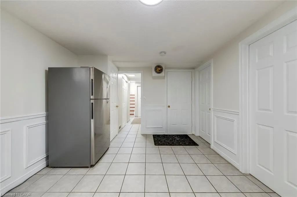 2309 Malcolm Crescent