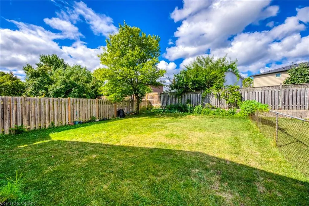 2309 Malcolm Crescent