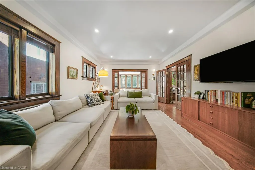 60 Heins Avenue