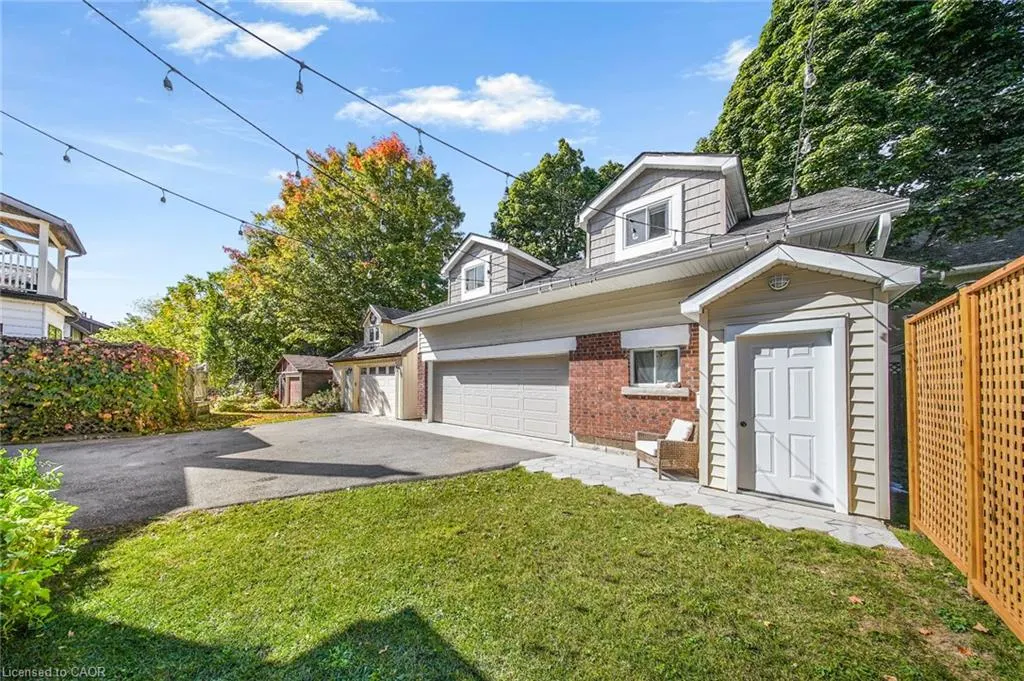 60 Heins Avenue