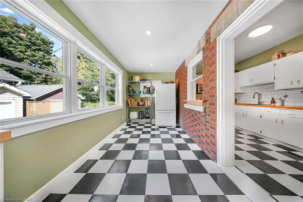 60 Heins Avenue