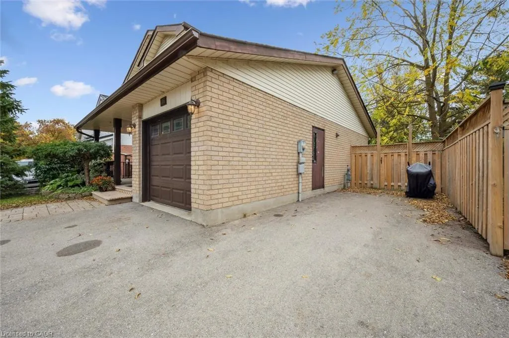 116 Erinbrook Drive