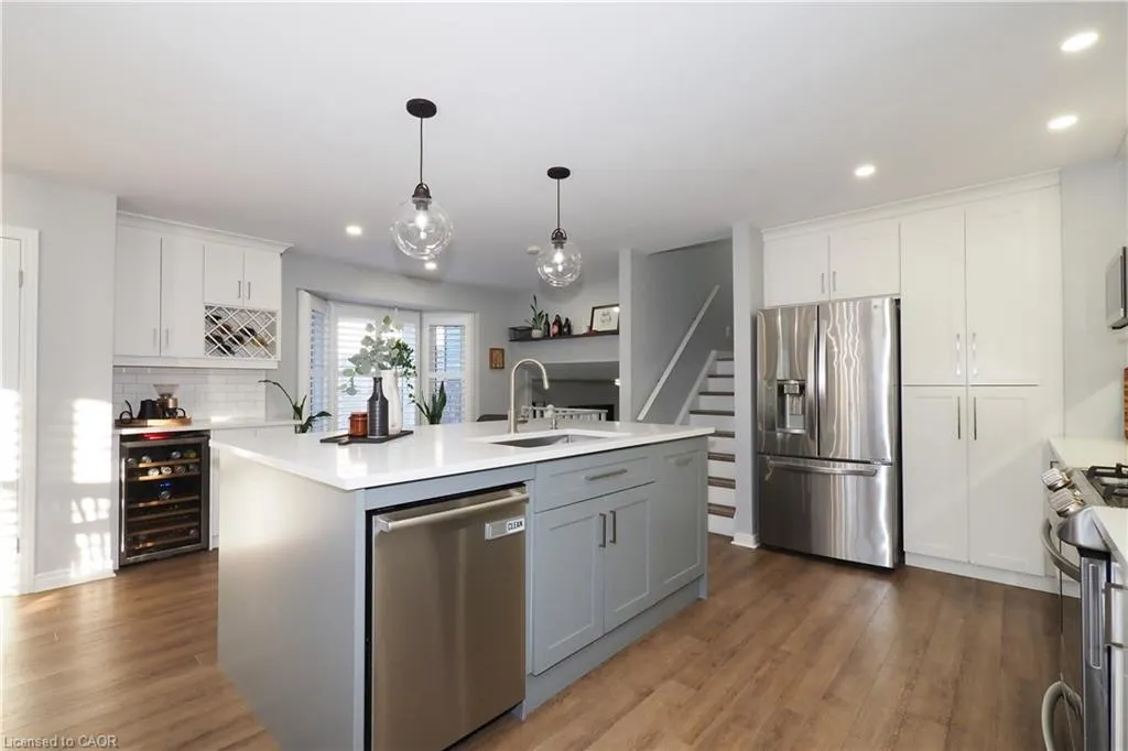 7 Caprice Court