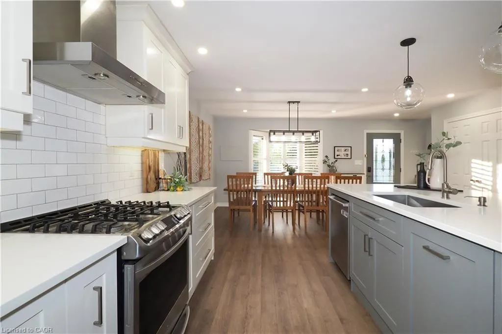 7 Caprice Court